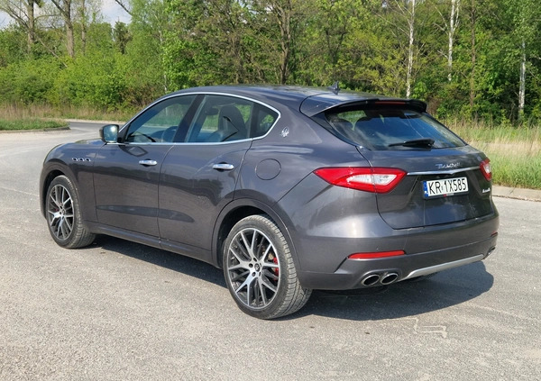 Maserati Levante cena 188000 przebieg: 138000, rok produkcji 2016 z Warszawa małe 172